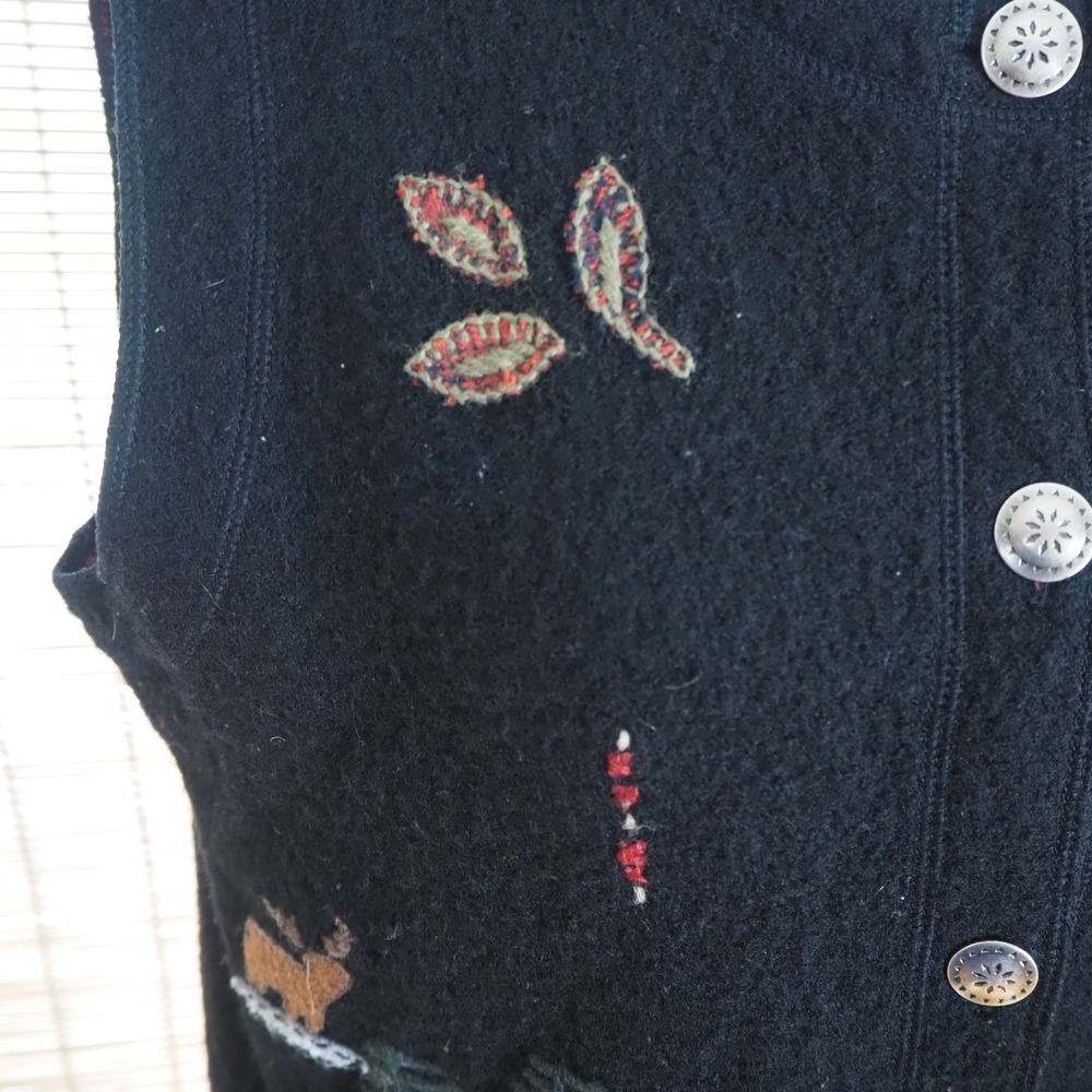 VTG Woolrich 100% Wool Vest Womens M Black Cabin Lodge Embroidered Button Up - Picture 8 of 16